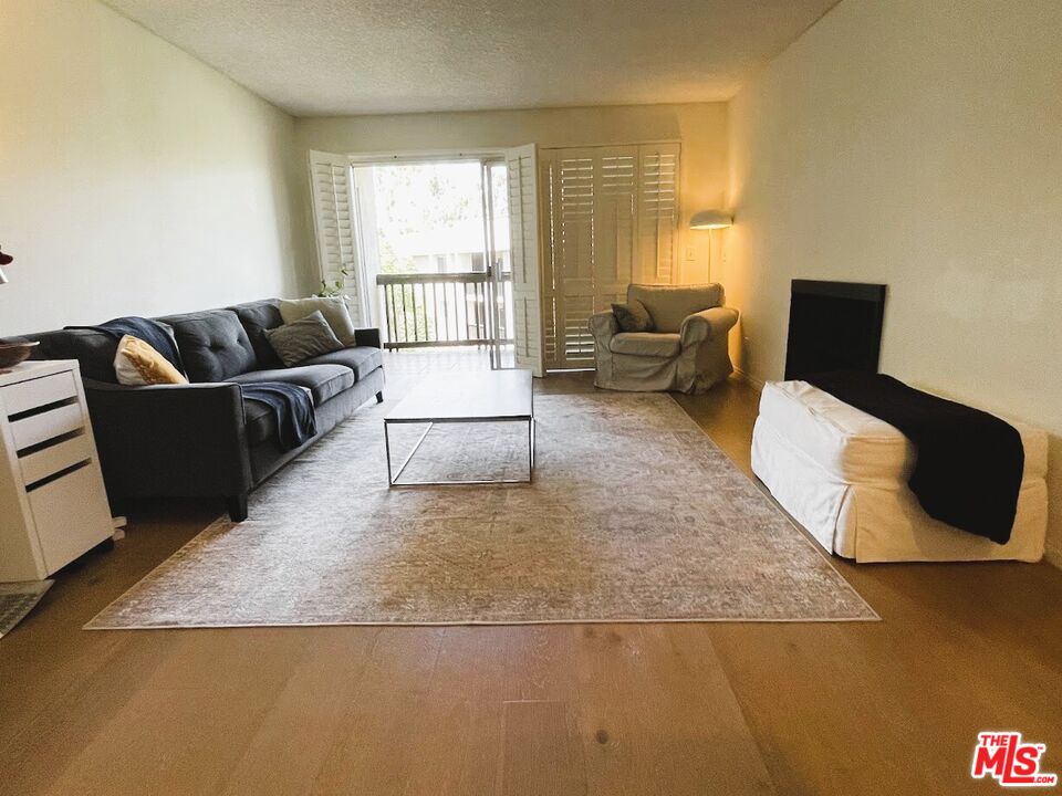 8314 Raintree Circle Culver City, CA 90230 - Photo 5 of 19