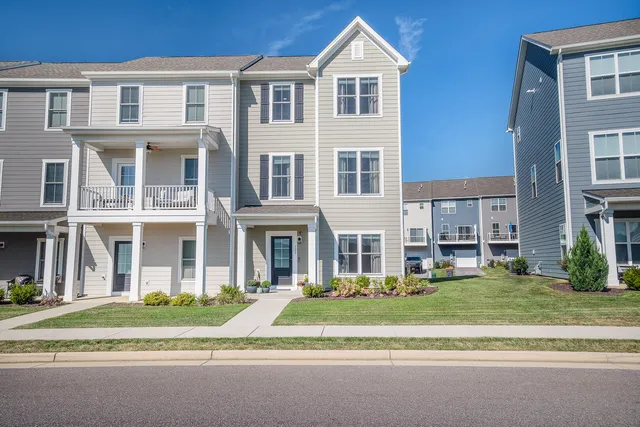 $379,900 | 127 Broad Street, Daleville, VA 24083