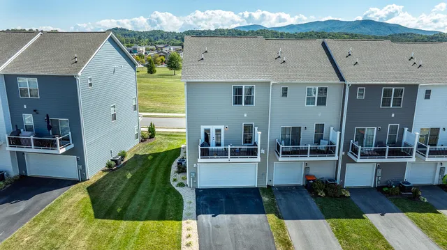 $379,900 | 127 Broad Street, Daleville, VA 24083