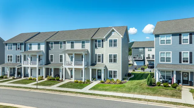 $379,900 | 127 Broad Street, Daleville, VA 24083