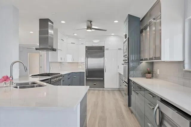 $3,250,000 | 3931 Bay Shore Road, Sarasota, FL 34234