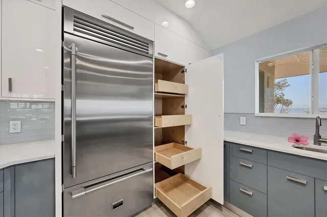 $3,250,000 | 3931 Bay Shore Road, Sarasota, FL 34234