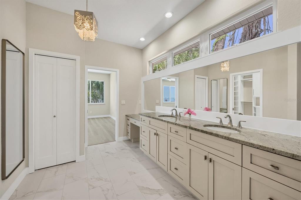 3931 Bay Shore Road Sarasota, FL 34234 - Photo 27 of 62