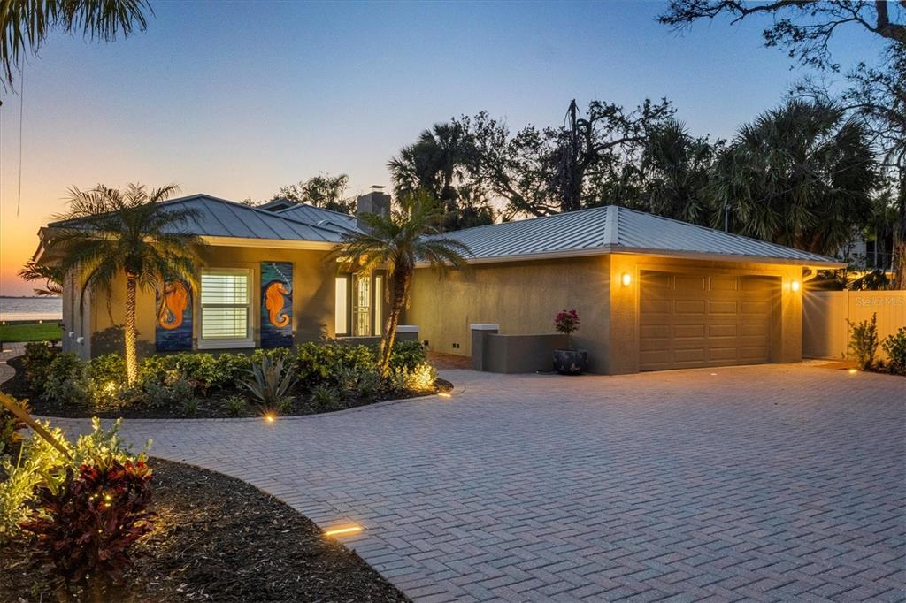 3931 Bay Shore Road Sarasota, FL 34234 - Photo 3 of 60