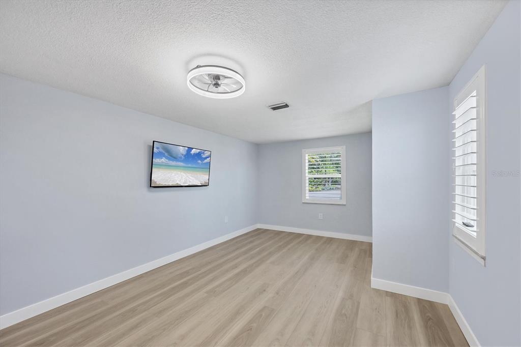 3931 Bay Shore Road Sarasota, FL 34234 - Photo 32 of 60