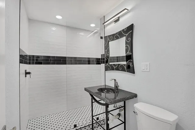 $3,250,000 | 3931 Bay Shore Road, Sarasota, FL 34234