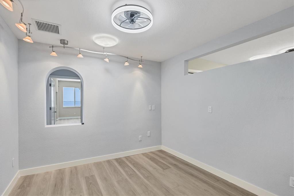 3931 Bay Shore Road Sarasota, FL 34234 - Photo 40 of 60