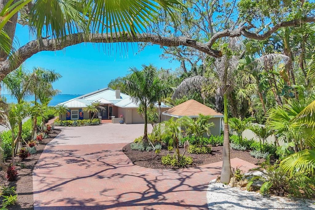 3931 Bay Shore Road Sarasota, FL 34234 - Photo 4 of 60