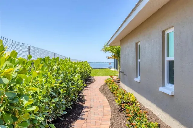 $3,250,000 | 3931 Bay Shore Road, Sarasota, FL 34234