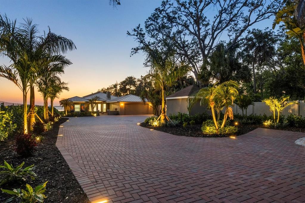 3931 Bay Shore Road Sarasota, FL 34234 - Photo 7 of 62