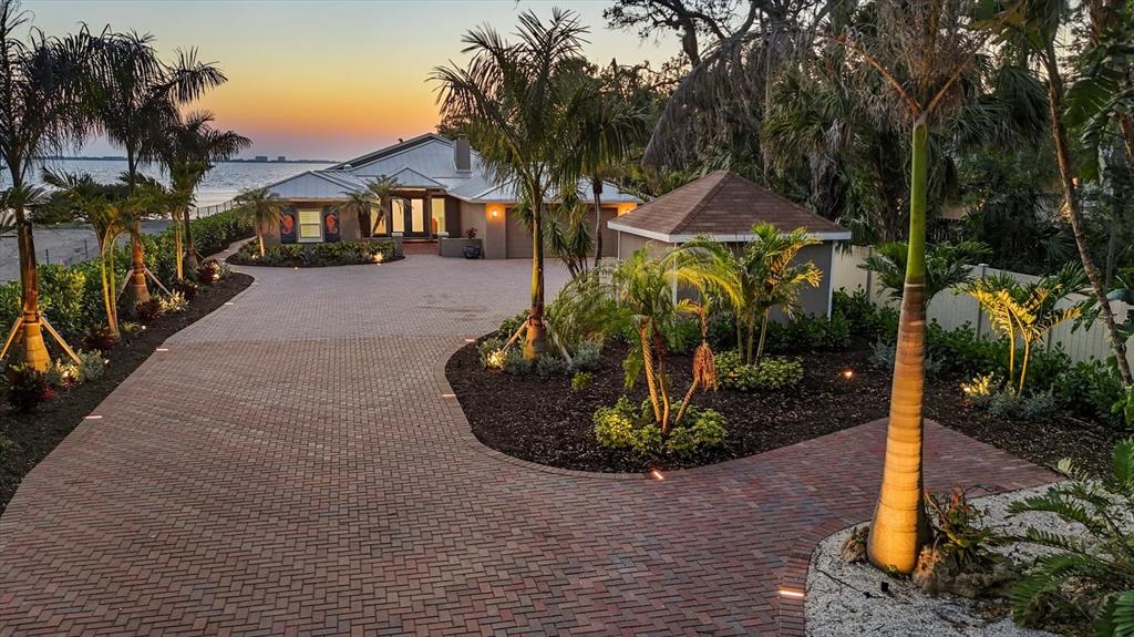 3931 Bay Shore Road Sarasota, FL 34234 - Photo 7 of 60