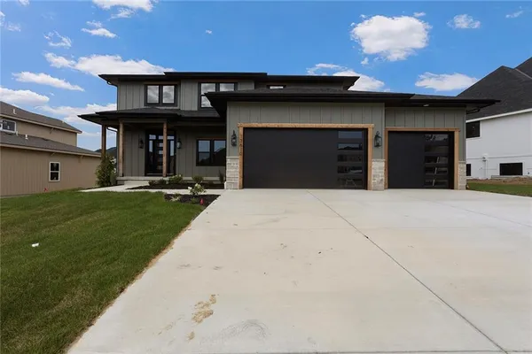 $639,900 | 13610 Northeast 114th Place, Kearney, MO 64060