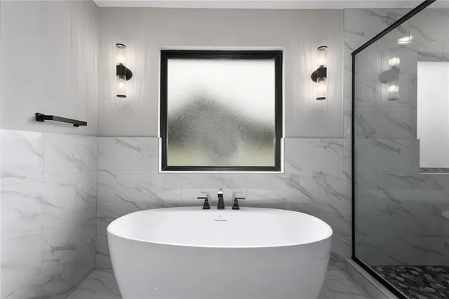 $649,900 | 13610 Northeast 114th Place, Kearney, MO 64060