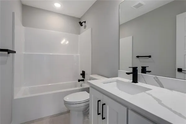 $639,900 | 13610 Northeast 114th Place, Kearney, MO 64060