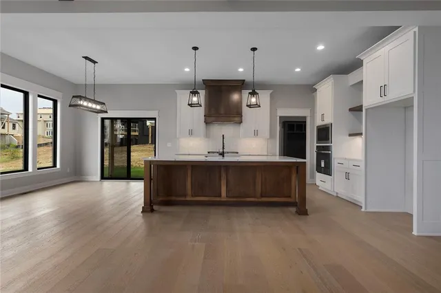 $649,900 | 13610 Northeast 114th Place, Kearney, MO 64060