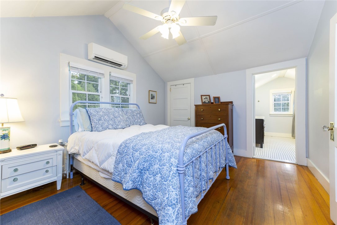 135 Longfellow Road Jamestown, RI 02835 - Photo 20 of 34