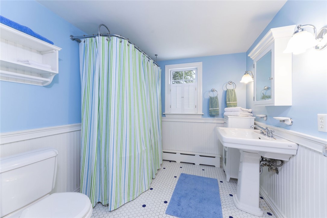 135 Longfellow Road Jamestown, RI 02835 - Photo 26 of 34