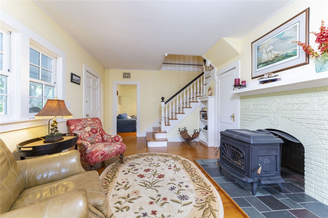 135 Longfellow Road Jamestown, RI 02835 - Photo 3 of 34