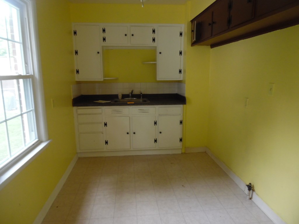 3323 California Road Rockford, IL 61108 - Photo 4 of 13 Gallery Image 4