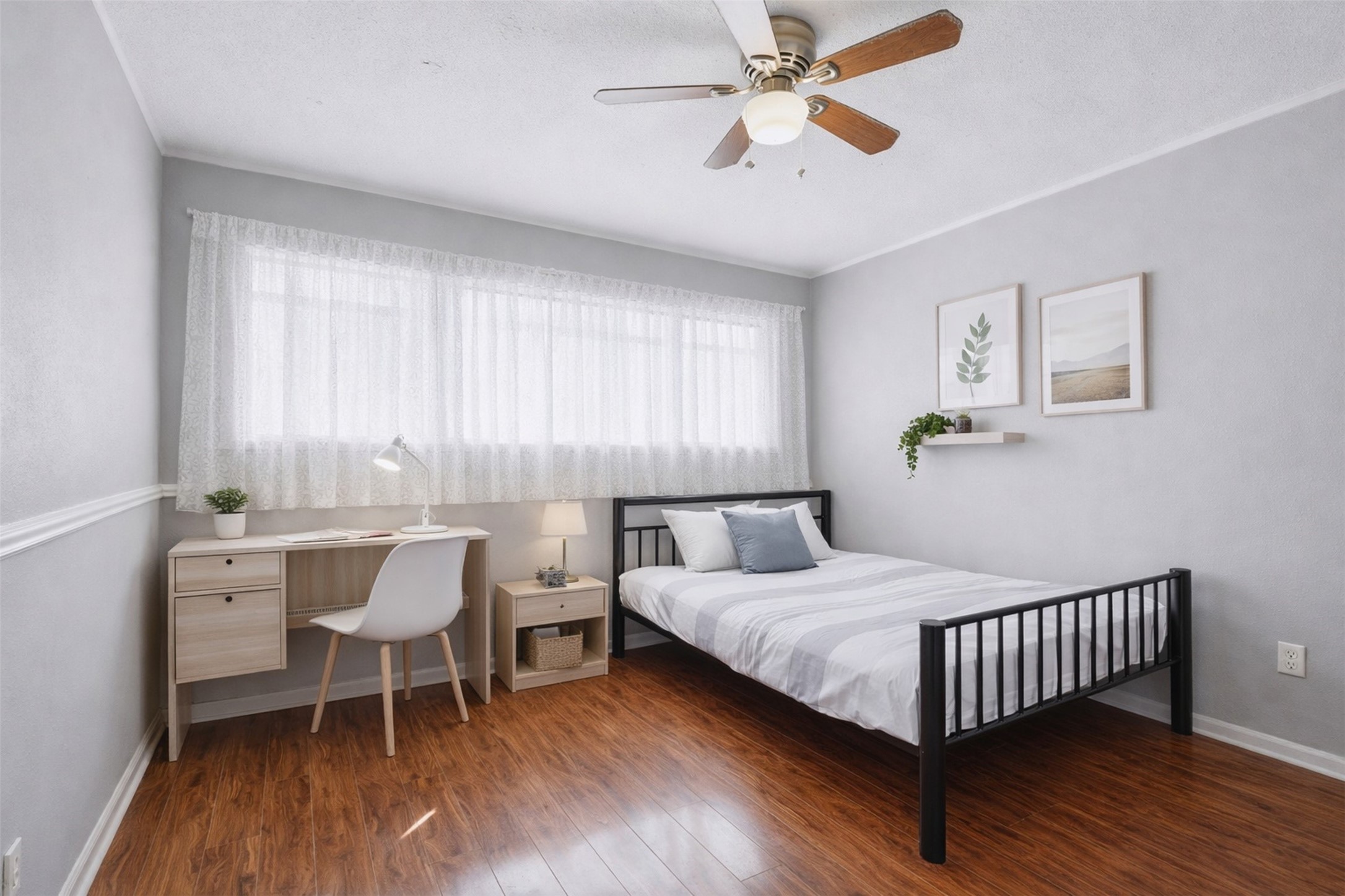 17011 Kings Walk Lane Houston, TX 77070 - Photo 25 of 50 a bedroom with a bed and a table chair