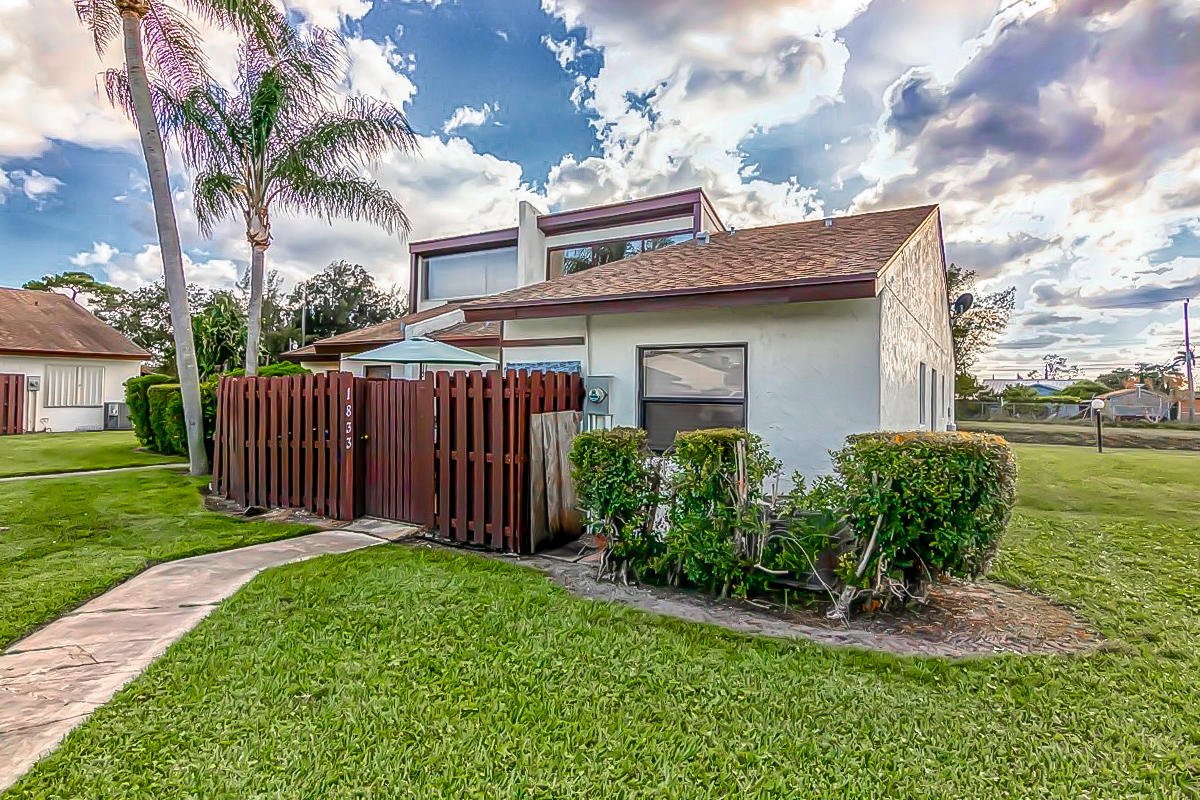 1833 Abbey Road West Palm Beach, FL 33415 - Photo 2 of 26 IMG_7695