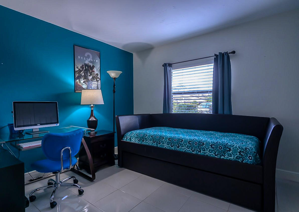 1833 Abbey Road West Palm Beach, FL 33415 - Photo 23 of 26 IMG_7875