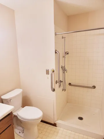 $695 | 11 Park Street North, Fairfax, MN 55332