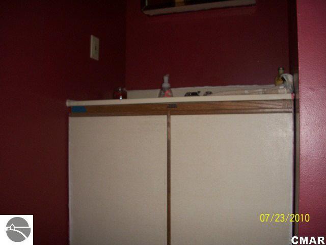 7815 East Baseline Road Mount Pleasant, MI 48858 - Photo 10 of 14 1770717-9.JPG