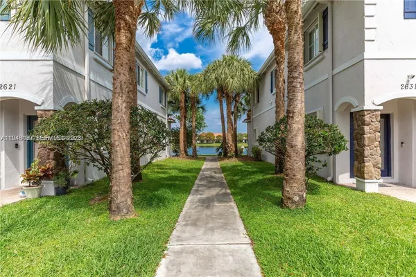 $2,450 | 2833 Southwest 82nd Avenue, Unit 104, Miramar, FL 33025