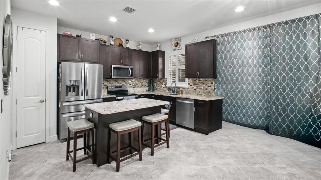 6993 Pines Circle, Unit 6993 Pompano Beach, FL 33073 - Photo 19 of 33