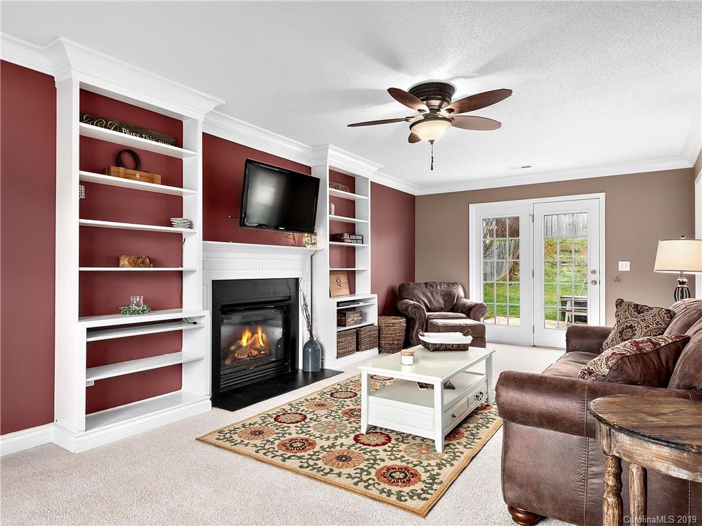 127 Yadkin Road, Unit 330 Fletcher, NC 28732 - Photo 4 of 19 Gallery Image 4