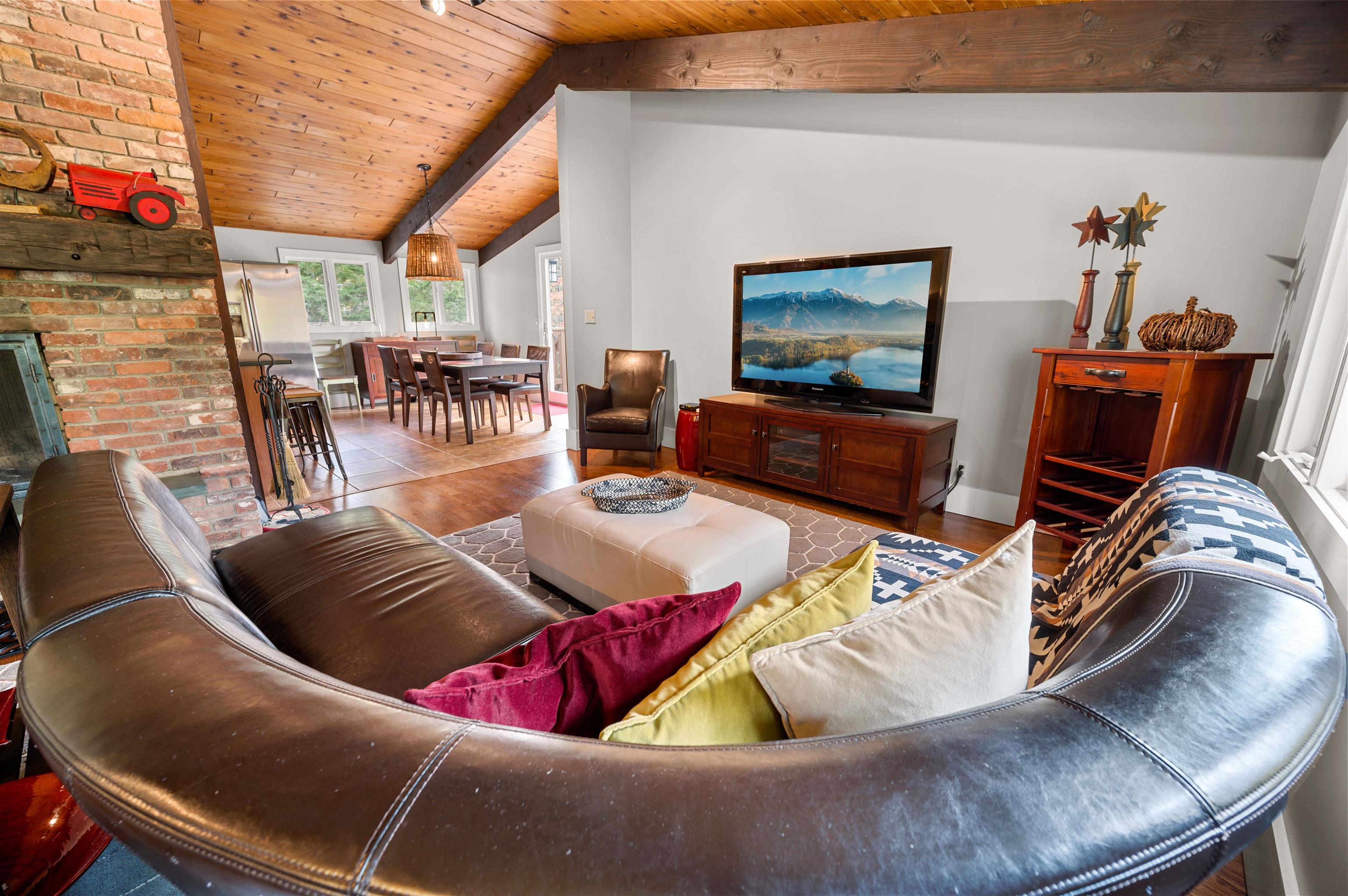 644 Sugar House Road Stowe, VT 05672 - Photo 6 of 39 Gallery Image 6