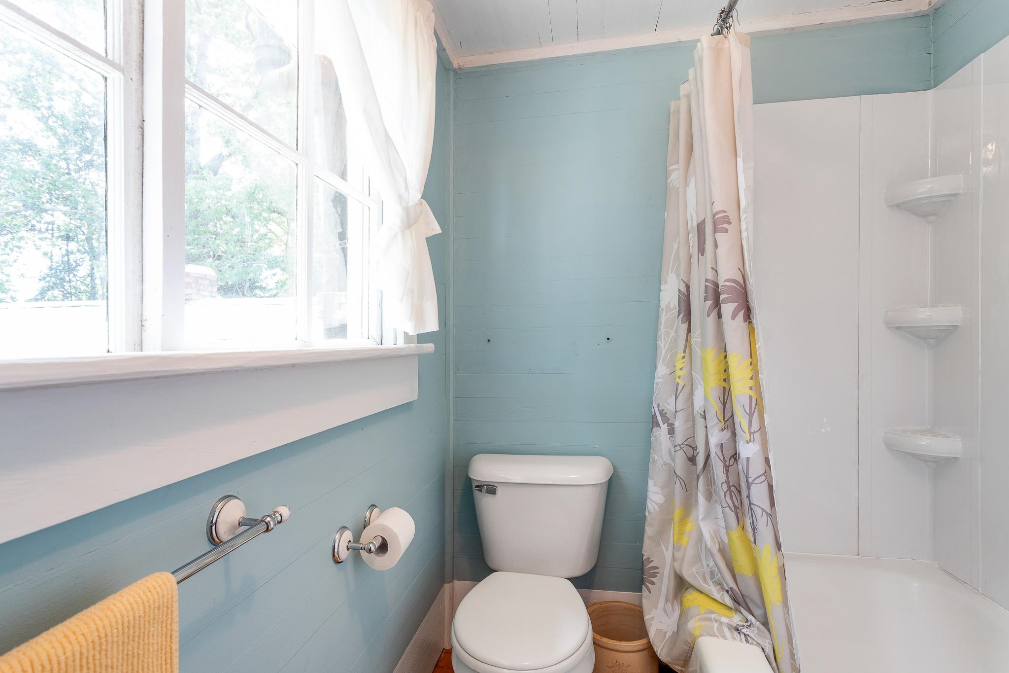 599 Federal Road Benson, NC 27504 - Photo 28 of 30 Bathroom