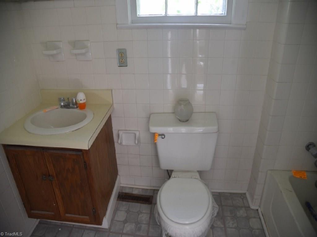 1007 Johnson Street High Point, NC 27262 - Photo 8 of 14 Gallery Image 8