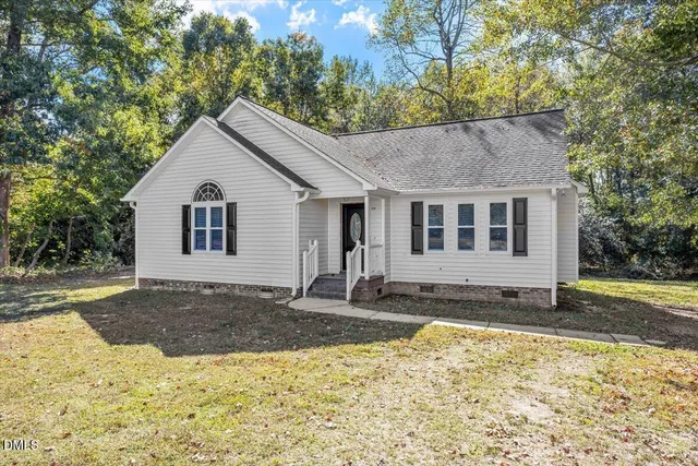 a house view with a outdoor space