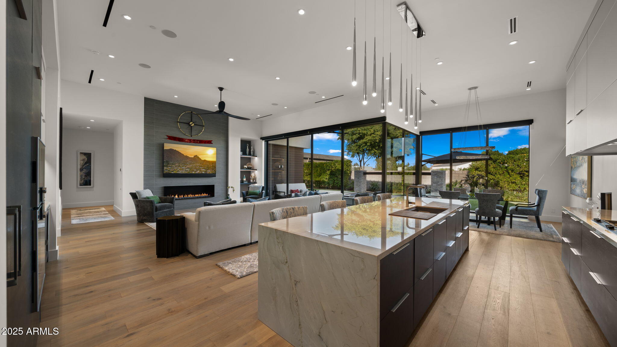 6962 East Cactus Wren Road Paradise Valley, AZ 85253 - Photo 29 of 94 31-web-or-mls-Kitchen8