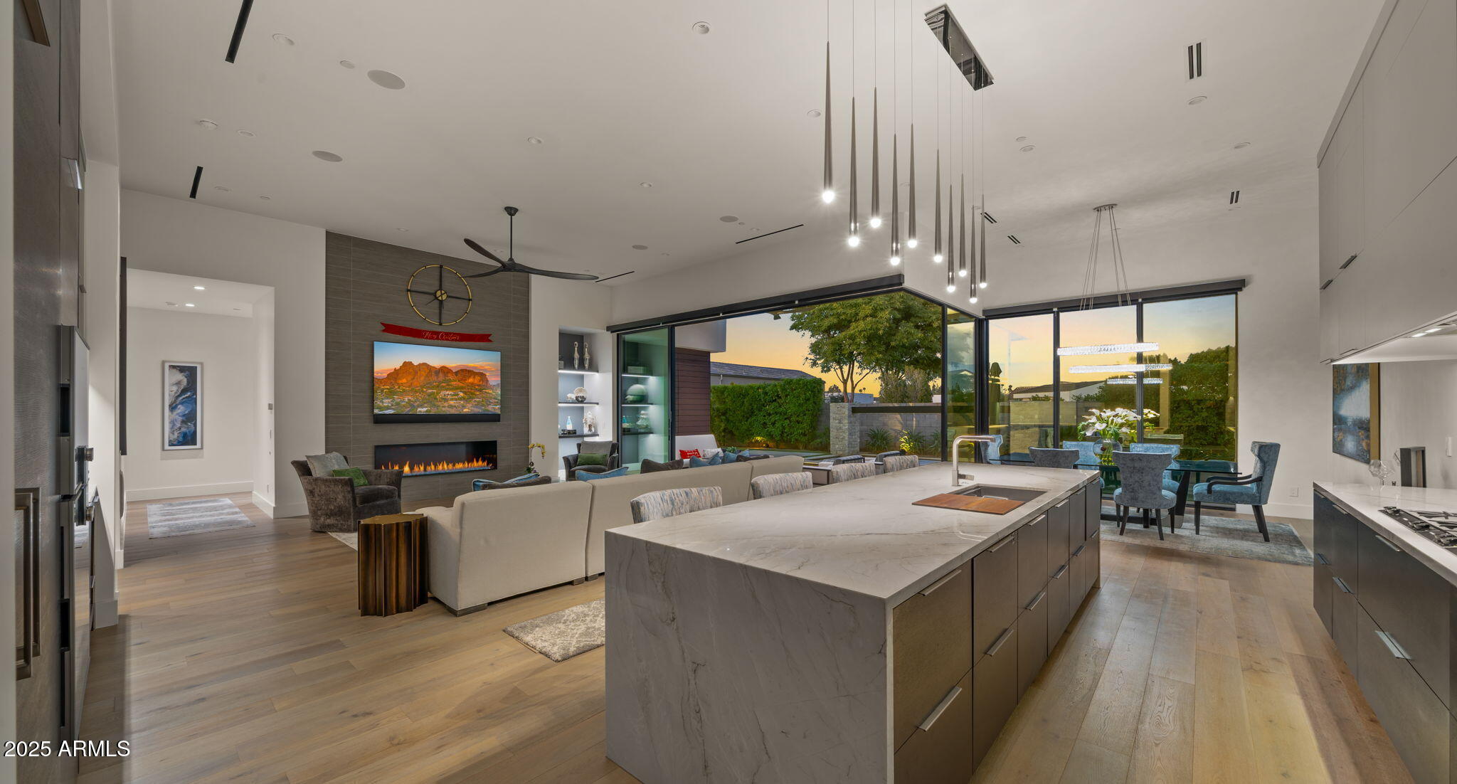 6962 East Cactus Wren Road Paradise Valley, AZ 85253 - Photo 30 of 94 32-web-or-mls-TWILIGHT8