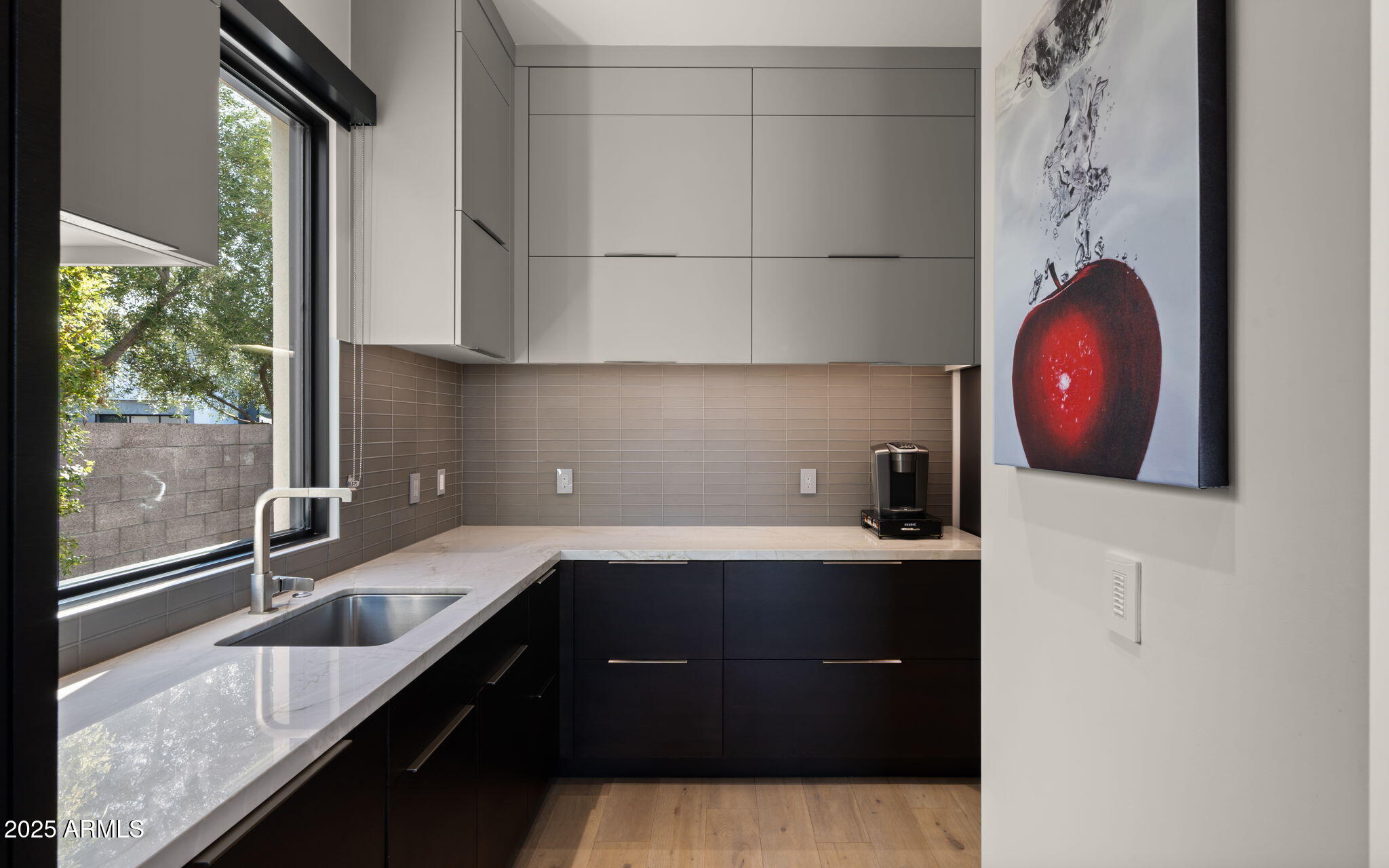 6962 East Cactus Wren Road Paradise Valley, AZ 85253 - Photo 32 of 94 34-web-or-mls-Kitchen9