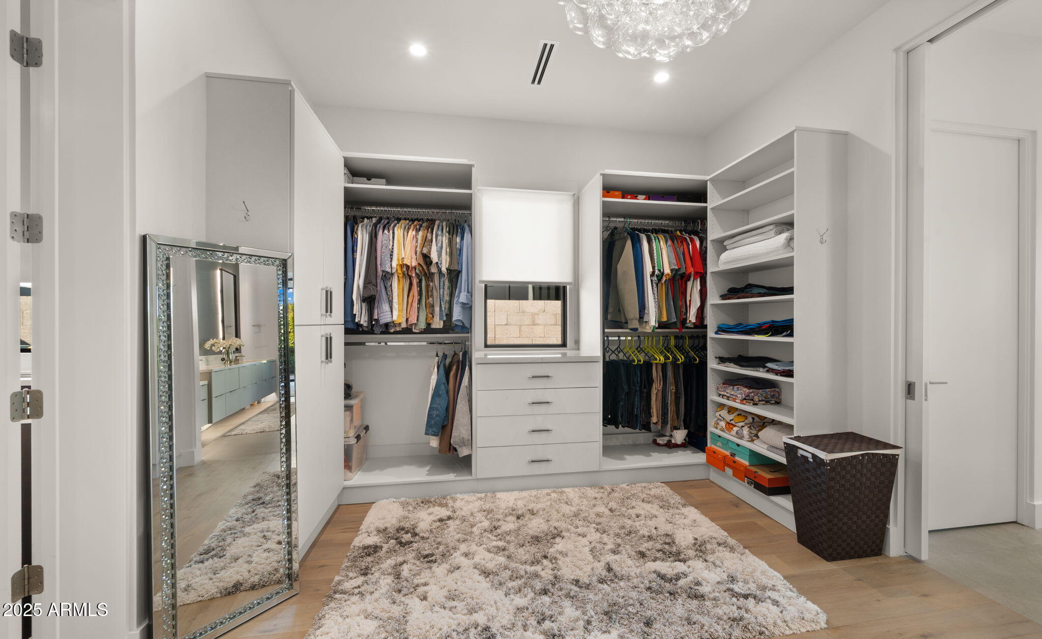 6962 East Cactus Wren Road Paradise Valley, AZ 85253 - Photo 54 of 94 56-web-or-mls-Primary Bedroom1