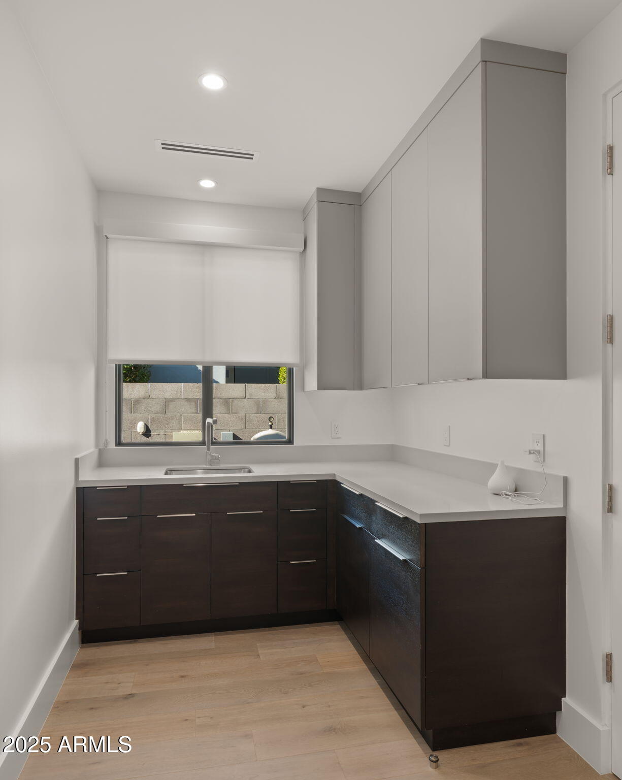 6962 East Cactus Wren Road Paradise Valley, AZ 85253 - Photo 58 of 94 60-web-or-mls-Laundry Room1