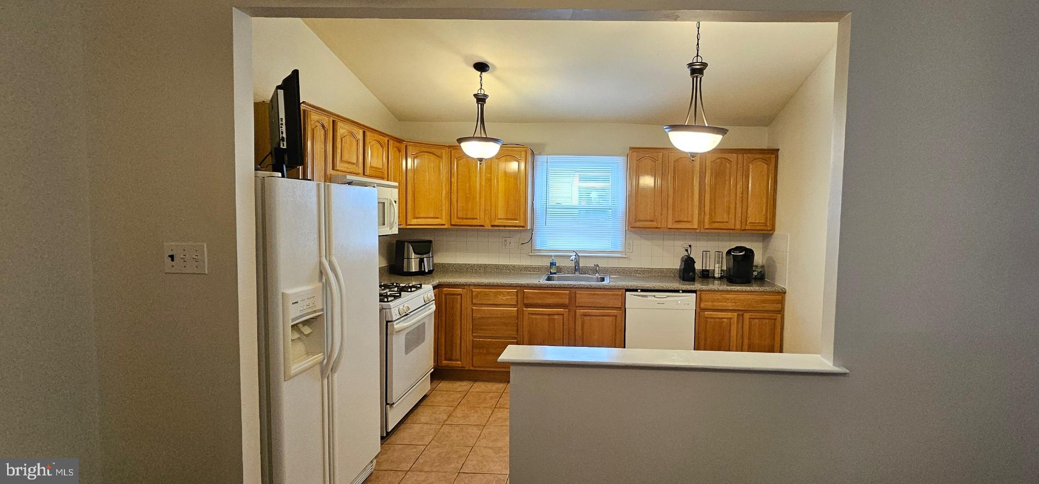 3340 Red Lion Road Philadelphia, PA 19114 - Photo 12 of 28 EAT-IN KITCHEN