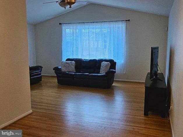 3340 Red Lion Road Philadelphia, PA 19114 - Photo 6 of 28 LIVING ROOM