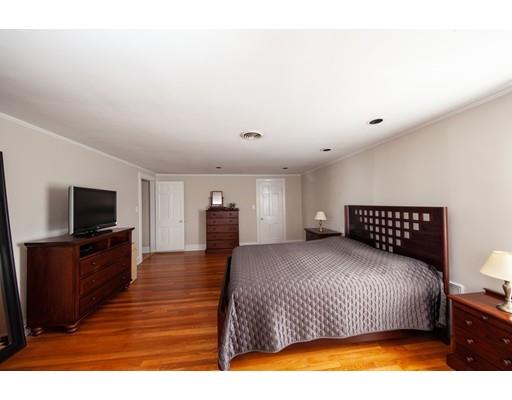 10 Duxbury Road Newton, MA 02459 - Photo 13 of 27 Gallery Image 13