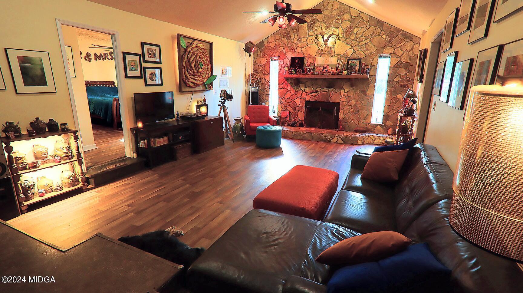116 Coley Lake Road Macon, GA 31216 - Photo 4 of 22 a living room with furniture