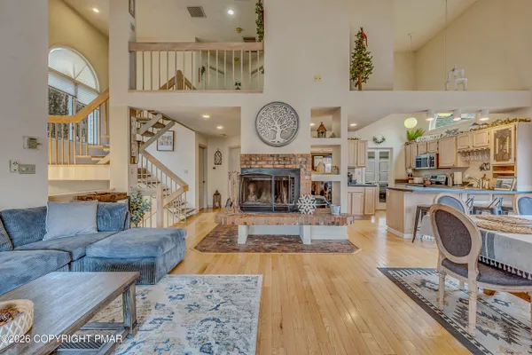$699,000 | 17 Rockspring Court, Lake Harmony, PA 18624