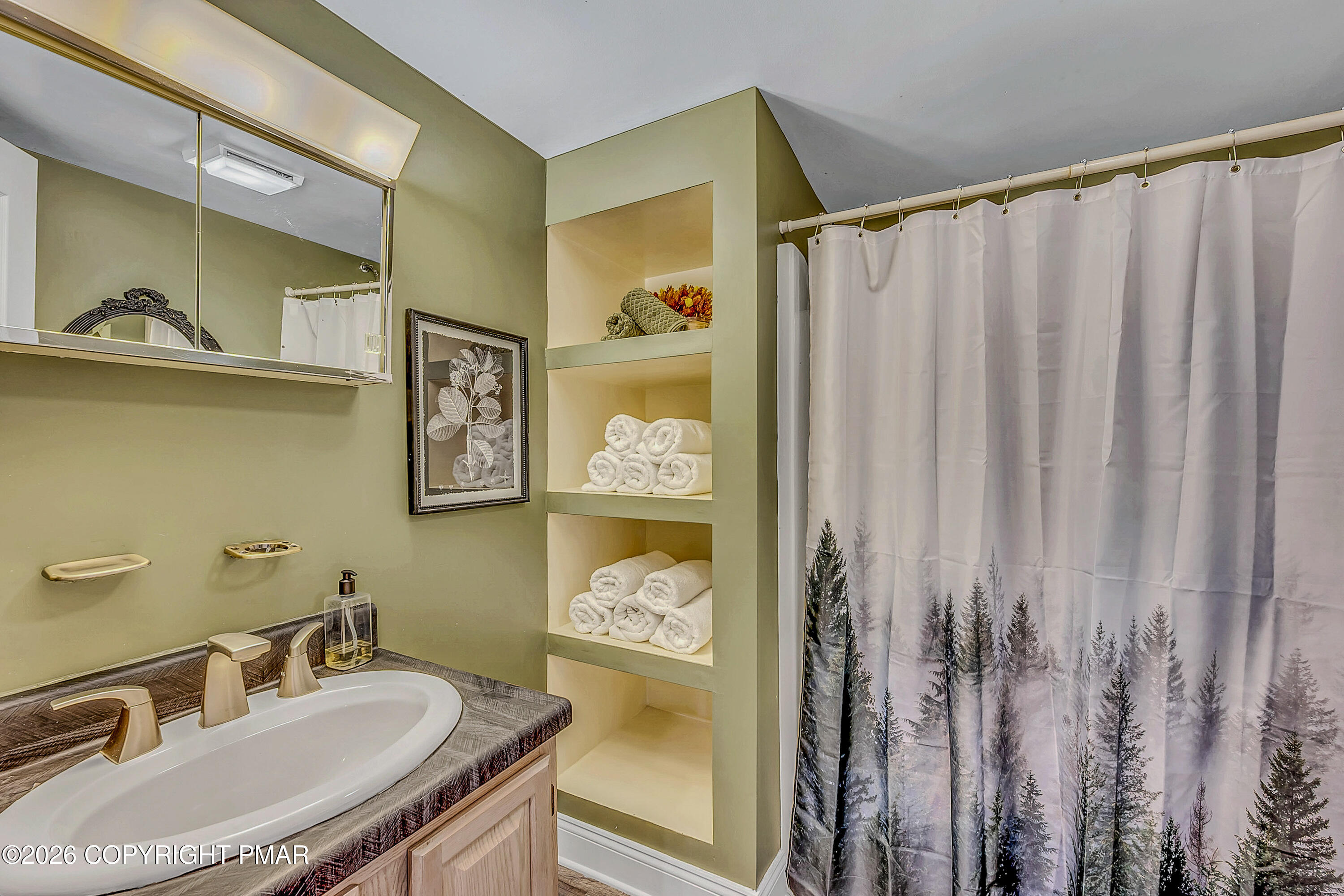 17 Rockspring Court Lake Harmony, PA 18624 - Photo 38 of 60 Rockspring_-55