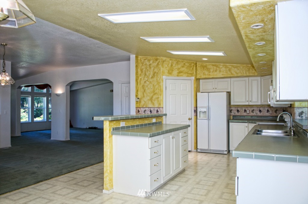 14224 Littlerock Road Southwest Rochester, WA 98579 - Photo 4 of 25