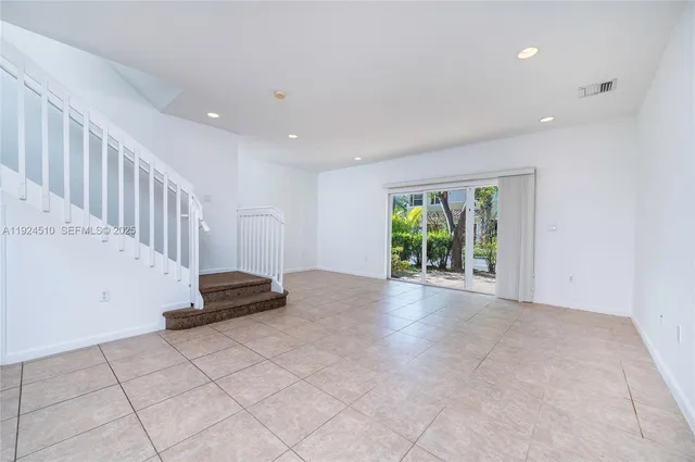 $380,000 | 3105 Northwest 25th Terrace, Unit 3105, Oakland Park, FL 33309