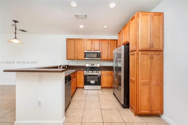$380,000 | 3105 Northwest 25th Terrace, Unit 3105, Oakland Park, FL 33309