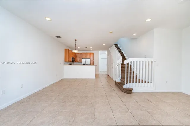 $380,000 | 3105 Northwest 25th Terrace, Unit 3105, Oakland Park, FL 33309